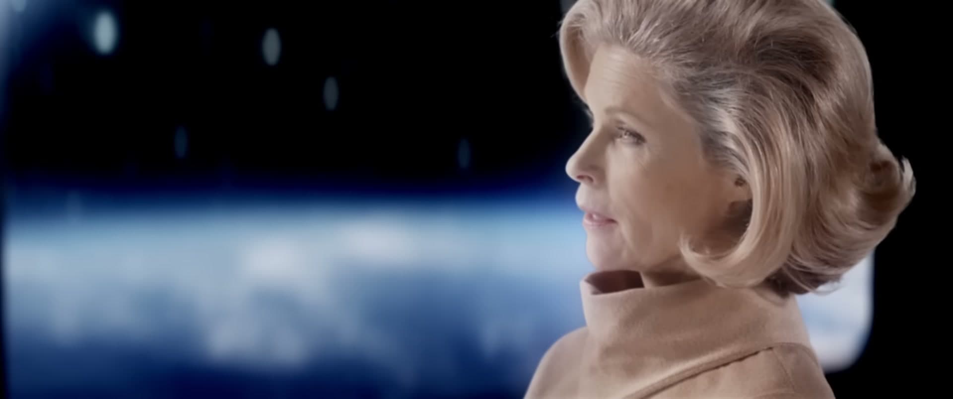 Captain Sonya Alexander — Kate Vernon