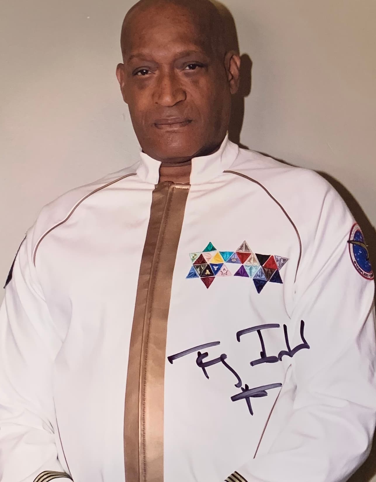 Tony Todd "Admiral Ramirez" Signed 8x10 Photo